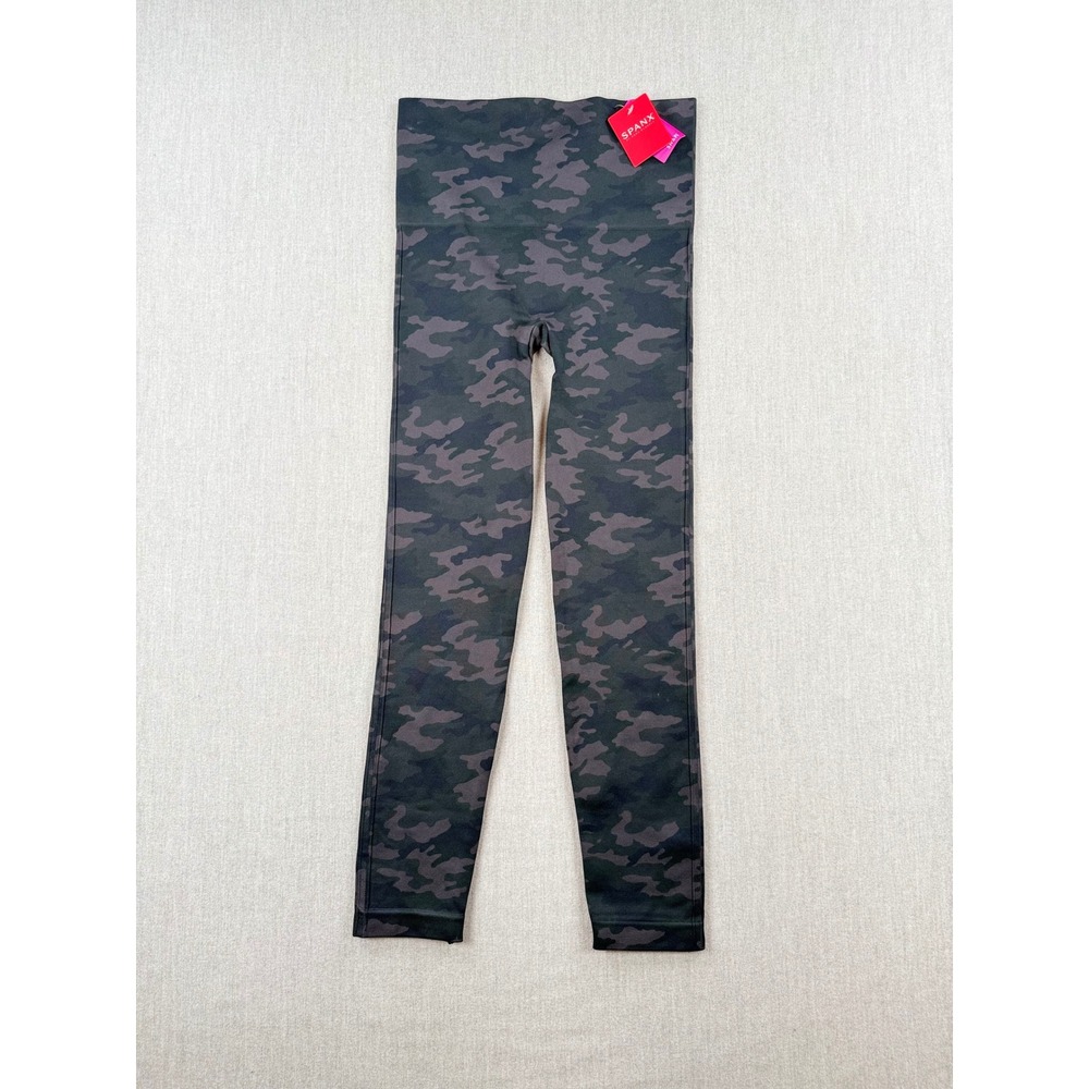 Spanx Look At Me Now Seamless Camo Leggings Black Camo FL3515 Size Large NEW